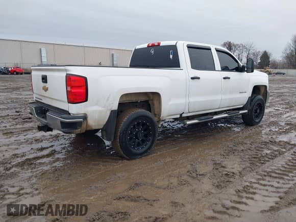 2017 Chevrolet Silverado 2500HD Work Truck z VIN 1GC1KUEG5HF222795, wystawiony jako IAAI lot #41717477 z przebiegiem 223 784 mil mil oraz . Historia ofert i sprzedaży dostępna na DreamBid. Obrazek 4.