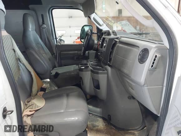 2011 Ford Econoline Cargo Commercial с VIN 1FTNE1EW1BDA17119, выставлен на аукционе IAAI как лот 42747175 с пробегом 151 830 миль миль и . История ставок и продаж доступна на DreamBid. Изображение 5.