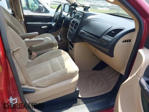 2014 Dodge Grand Caravan SE with VIN 2C4RDGBG5ER312293, listed as a IAAI auction lot 42592012 with 148,200 mi miles and . Bid and sale history available at DreamBid. Image 5.