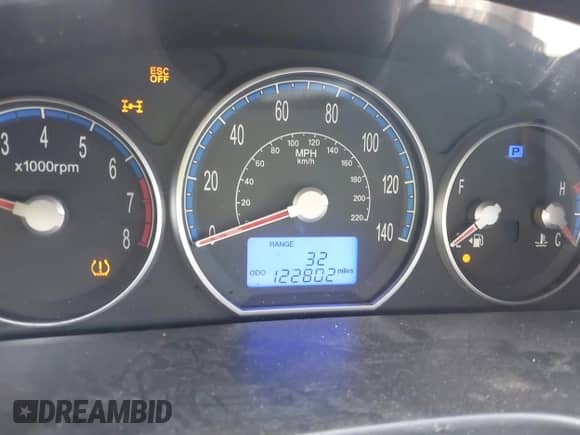 2009 Hyundai Santa Fe GLS z VIN 5NMSG73D39H236246, wystawiony jako IAAI lot #42390755 z przebiegiem 122 802 mil mil oraz . Historia ofert i sprzedaży dostępna na DreamBid. Obrazek 7.
