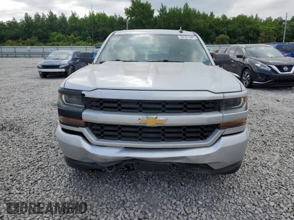 2018 Chevrolet Silverado 1500 Custom z VIN 1GCRCPEH5JZ103336, wystawiony jako Copart lot #59181545 z przebiegiem 150 385 mil mil oraz Szkoda całkowita • Salvage title. Historia ofert i sprzedaży dostępna na DreamBid. Obrazek 5.