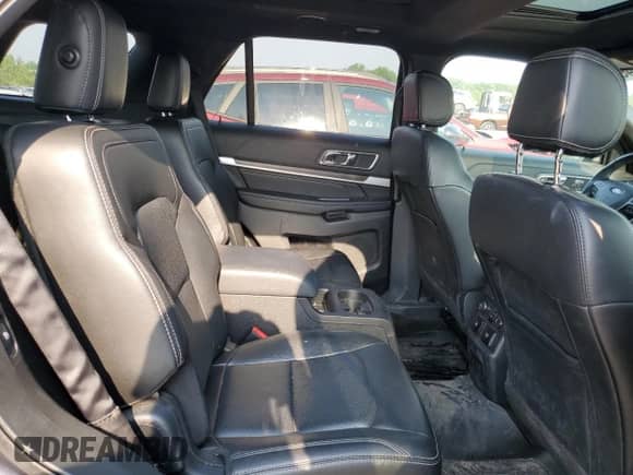 2017 Ford Explorer Limited z VIN 1FM5K8F83HGC27631, wystawiony jako Copart lot #59594245 z przebiegiem 110 064 mil mil oraz Czysty tytuł • Clean title. Historia ofert i sprzedaży dostępna na DreamBid. Obrazek 11.