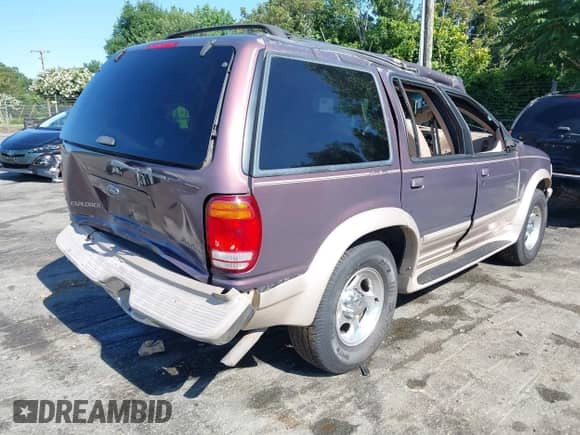 1998 Ford Explorer XL с VIN 1FMZU34E1WUC46524, выставлен на аукционе IAAI как лот 42526569 с пробегом 218 303 миль миль и . История ставок и продаж доступна на DreamBid. Изображение 4.