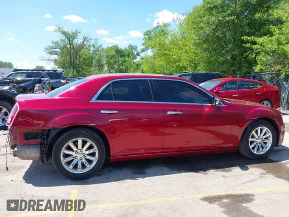 2013 Chrysler 300 C с VIN 2C3CCAEG8DH620438, выставлен на аукционе IAAI как лот 42188803 с пробегом 96 093 миль миль и . История ставок и продаж доступна на DreamBid. Изображение 14.