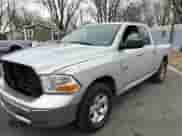 2018 Ram 1500 Big Horn z VIN 1C6RR7GG2JS306980, wystawiony jako IAAI lot #41597761 z przebiegiem 197 505 mil mil oraz . Historia ofert i sprzedaży dostępna na DreamBid. Obrazek 2.