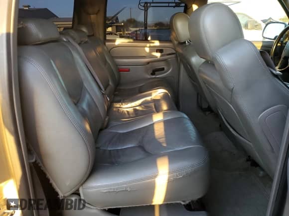 2005 Chevrolet Suburban LS with VIN 3GNFK16ZX5G170571, listed as a Copart auction lot 73500934 with 339,790 mi miles and Salvage title. Bid and sale history available at DreamBid. Image 11.