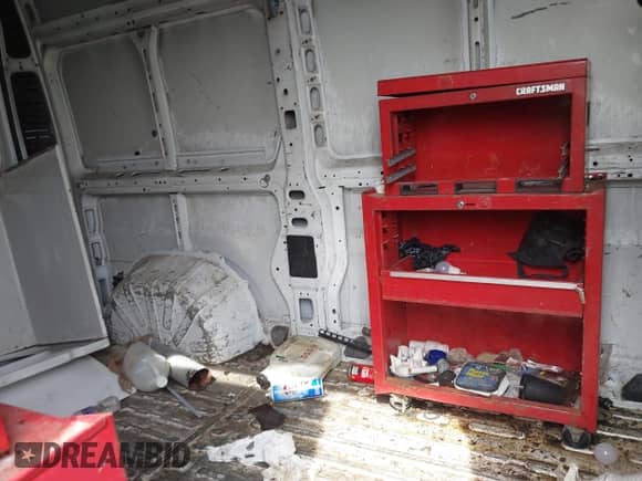 2020 Ram ProMaster Cargo z VIN 3C6TRVBG6LE141720, wystawiony jako IAAI lot #42070689 z przebiegiem 95 612 mil mil oraz . Historia ofert i sprzedaży dostępna na DreamBid. Obrazek 8.