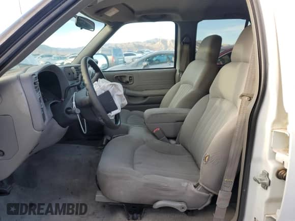 2005 Chevrolet Blazer LS with VIN 1GNCS13X45K100692, listed as a Copart auction lot 81526904 with 143,577 mi miles and Salvage title. Bid and sale history available at DreamBid. Image 7.