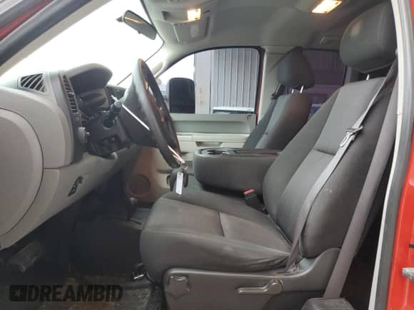 2013 Chevrolet Silverado 3500 с VIN 1GC5KZCG5DZ315553, выставлен на аукционе Copart как лот 72369234 с пробегом 87 694 миль миль и Списание • Salvage title. История ставок и продаж доступна на DreamBid. Изображение 7.