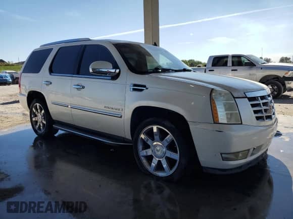 2009 Cadillac Escalade z VIN 1GYFC23249R197459, wystawiony jako Copart lot #49845595 z przebiegiem Nie podano mil oraz Czysty tytuł • Clean title. Historia ofert i sprzedaży dostępna na DreamBid. Obrazek 4.