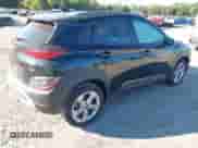 2023 Hyundai Kona SEL с VIN KM8K3CAB9PU938126, выставлен на аукционе IAAI как лот 43068636 с пробегом 45 682 миль миль и . История ставок и продаж доступна на DreamBid. Изображение 4.