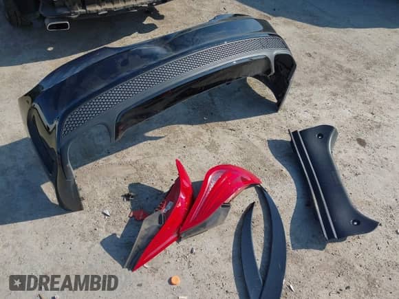 2015 Mercedes-Benz CLA 250 с VIN WDDSJ4EB2FN184964, выставлен на аукционе IAAI как лот 43210335 с пробегом 121 424 миль миль и . История ставок и продаж доступна на DreamBid. Изображение 12.