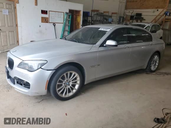 2012 BMW 7 Series 750Li xDrive with VIN WBAKC8C58CC435001, listed as a Copart auction lot 84792065 with 169,745 mi miles and Clean title. Bid and sale history available at DreamBid. Image 1.