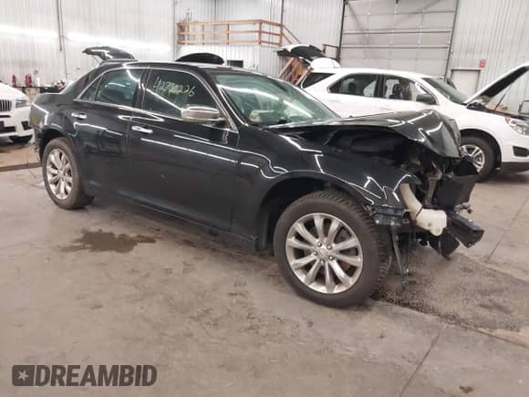 2018 Chrysler 300 Limited z VIN 2C3CCAKG5JH181716, wystawiony jako IAAI lot #42742226 z przebiegiem 188 662 mil mil oraz . Historia ofert i sprzedaży dostępna na DreamBid. Obrazek 1.