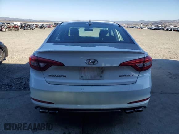 2015 Hyundai Sonata Limited z VIN 5NPE34AB6FH100734, wystawiony jako Copart lot #82507345 z przebiegiem 123 359 mil mil oraz Szkoda całkowita • Salvage title. Historia ofert i sprzedaży dostępna na DreamBid. Obrazek 6.