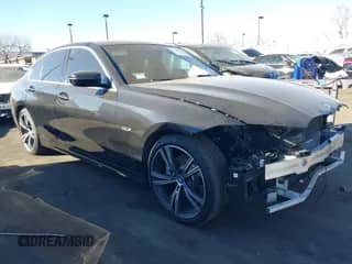 2022 BMW 3 Series 330e с VIN 3MW5P7J08N8C25611, выставлен на аукционе IAAI как лот 41239497 с пробегом 24 603 миль миль и . История ставок и продаж доступна на DreamBid. Изображение 1.