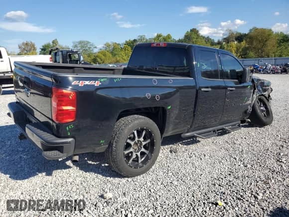2017 Chevrolet Silverado 1500 Custom with VIN 1GCVKPEC7HZ395233, listed as a Copart auction lot 85256175 with 118,992 mi miles and Salvage title. Bid and sale history available at DreamBid. Image 3.