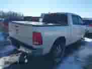 2019 Ram 1500 Big Horn z VIN 1C6RR7LT2KS549869, wystawiony jako IAAI lot #41331191 z przebiegiem 92 268 mil mil oraz . Historia ofert i sprzedaży dostępna na DreamBid. Obrazek 4.