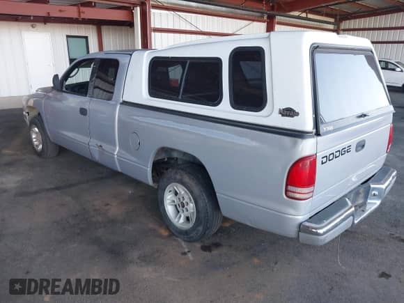 2000 Dodge Dakota with VIN 1B7GL22X6YS526029, listed as a IAAI auction lot 43597002 with 208,306 mi miles and . Bid and sale history available at DreamBid. Image 3.