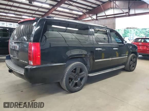 2008 Cadillac Escalade ESV with VIN 1GYFK66828R136233, listed as a Copart auction lot 65292385 with 176,225 mi miles and Clean title. Bid and sale history available at DreamBid. Image 3.