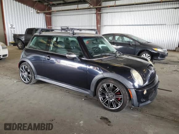 2006 MINI Hardtop S с VIN WMWRE33566TN28003, выставлен на аукционе Copart как лот 66924295 с пробегом 233 085 миль миль и Списание • Salvage title. История ставок и продаж доступна на DreamBid. Изображение 4.