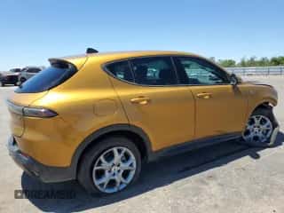 2024 Dodge Hornet R/T with VIN ZACPDFCW2R3A19850, listed as a Copart auction lot 61120524 with Not provided miles and Salvage title. Bid and sale history available at DreamBid. Image 3.