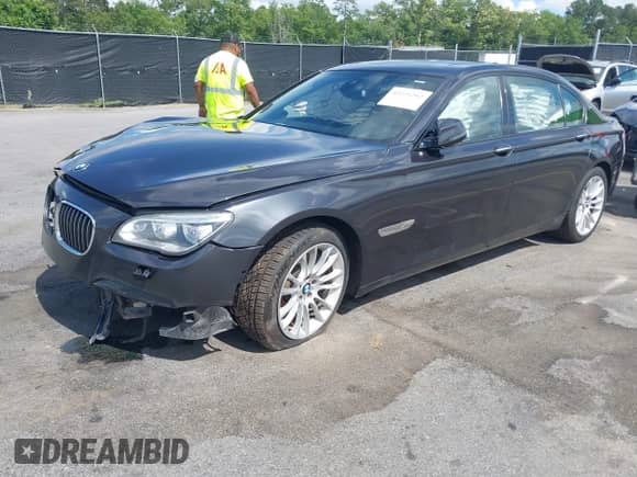2015 BMW 7 Series 750Li с VIN WBAYE8C55FD782482, выставлен на аукционе IAAI как лот 42225202 с пробегом 129 880 миль миль и . История ставок и продаж доступна на DreamBid. Изображение 2.