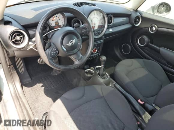 2013 MINI Hardtop S with VIN WMWSV3C5XDT390187, listed as a Copart auction lot 62964065 with 114,094 mi miles and Clean title. Bid and sale history available at DreamBid. Image 8.