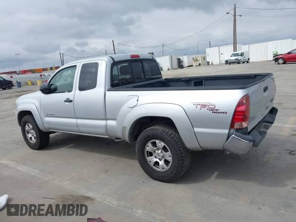 2005 Toyota Tacoma PreRunner с VIN 5TETU62N35Z121271, выставлен на аукционе IAAI как лот 43325048 с пробегом 334 492 миль миль и . История ставок и продаж доступна на DreamBid. Изображение 14.