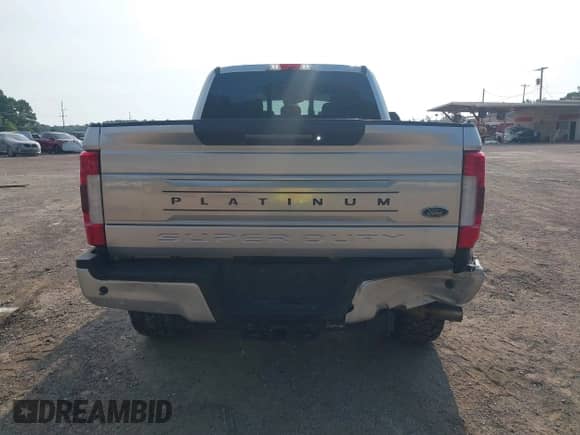 2019 Ford F-250 XL with VIN 1FT7W2BT0KED09618, listed as a IAAI auction lot 43151751 with 159,947 mi miles and . Bid and sale history available at DreamBid. Image 16.