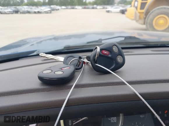 2003 Cadillac Escalade EXT z VIN 3GYEK63N63G164728, wystawiony jako IAAI lot #42881645 z przebiegiem 215 767 mil mil oraz . Historia ofert i sprzedaży dostępna na DreamBid. Obrazek 11.