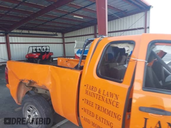 2011 Chevrolet Silverado 1500 LT z VIN 1GCRCSEAXBZ275949, wystawiony jako IAAI lot #43450682 z przebiegiem Nie podano mil oraz . Historia ofert i sprzedaży dostępna na DreamBid. Obrazek 15.