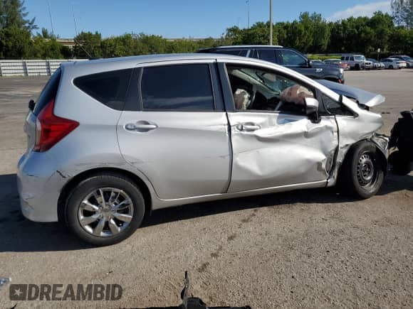 2018 Nissan Note SR z VIN 3N1CE2CP3JL365203, wystawiony jako Copart lot #74048274 z przebiegiem 173 503 mil mil oraz Szkoda całkowita • Salvage title. Historia ofert i sprzedaży dostępna na DreamBid. Obrazek 3.
