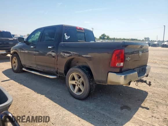 2011 Ram 1500 SLT z VIN 1D7RB1CT3BS530604, wystawiony jako Copart lot #71685235 z przebiegiem 247 902 mil mil oraz Szkoda całkowita • Salvage title. Historia ofert i sprzedaży dostępna na DreamBid. Obrazek 2.