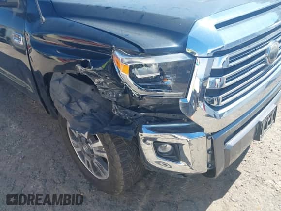 2019 Toyota Tundra SR5 с VIN 5TFAY5F17KX825862, выставлен на аукционе IAAI как лот 42212150 с пробегом 101 117 миль миль и . История ставок и продаж доступна на DreamBid. Изображение 6.