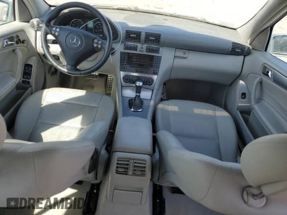 2005 Mercedes-Benz C 230 Kompressor с VIN WDBRF40J65F699028, выставлен на аукционе Copart как лот 81838625 с пробегом 108 311 миль миль и Списание • Salvage title. История ставок и продаж доступна на DreamBid. Изображение 8.