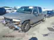 2005 GMC Sierra 1500 SLT z VIN 2GTEC13T251100136, wystawiony jako IAAI lot #41031903 z przebiegiem 440 920 mil mil oraz . Historia ofert i sprzedaży dostępna na DreamBid. Obrazek 2.