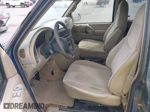 2002 Chevrolet Astro с VIN 1GNEL19X52B124346, выставлен на аукционе IAAI как лот 41432881 с пробегом 121 235 миль миль и . История ставок и продаж доступна на DreamBid. Изображение 5.