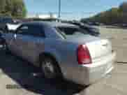 2005 Chrysler 300 Touring с VIN 2C3JA53G05H678164, выставлен на аукционе IAAI как лот 26089622 с пробегом Не указан миль и . История ставок и продаж доступна на DreamBid. Изображение 3.