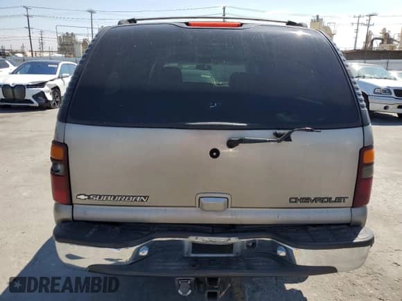 2001 Chevrolet Suburban LT с VIN 1GNEC16T41J253264, выставлен на аукционе Copart как лот 81158935 с пробегом 223 592 миль миль и Списание • Salvage title. История ставок и продаж доступна на DreamBid. Изображение 6.