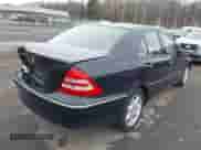 2004 Mercedes-Benz C 240 с VIN WDBRF61J94A550800, выставлен на аукционе IAAI как лот 37915634 с пробегом 115 016 миль миль и . История ставок и продаж доступна на DreamBid. Изображение 4.