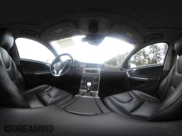2013 Volvo S60 T5 с VIN YV1612FHXD2170399, выставлен на аукционе IAAI как лот 42923636 с пробегом Не указан миль и . История ставок и продаж доступна на DreamBid. Изображение 18.