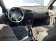 1999 Chevrolet Metro Lsi z VIN 2C1MR5226X6710571, wystawiony jako Copart lot #54252415 z przebiegiem 67 773 mil mil oraz Szkoda całkowita • Salvage title. Historia ofert i sprzedaży dostępna na DreamBid. Obrazek 8.