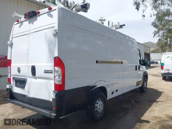 2023 Ram ProMaster Cargo z VIN 3C6MRVJG7PE536680, wystawiony jako IAAI lot #42044422 z przebiegiem 43 424 mil mil oraz . Historia ofert i sprzedaży dostępna na DreamBid. Obrazek 4.