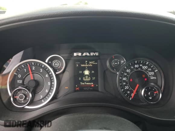 2025 Ram 1500 z VIN 1C6SRFNP0SN652959, wystawiony jako Copart lot #69107705 z przebiegiem 10 527 mil mil oraz Szkoda całkowita • Salvage title. Historia ofert i sprzedaży dostępna na DreamBid. Obrazek 9.