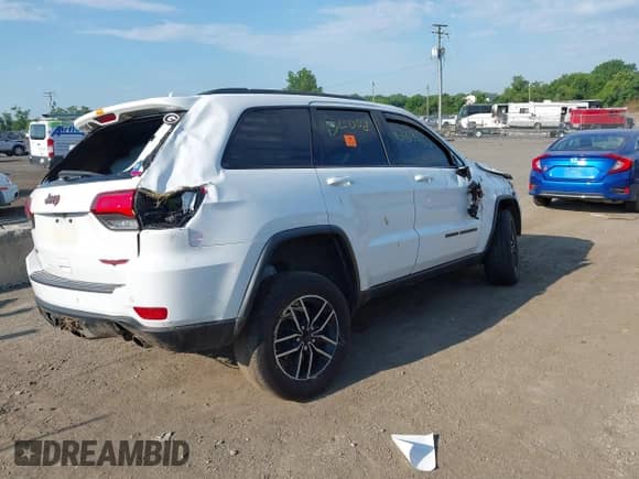 2019 Jeep Grand Cherokee Trailhawk z VIN 1C4RJFLT5KC849653, wystawiony jako IAAI lot #42634813 z przebiegiem 160 722 mil mil oraz . Historia ofert i sprzedaży dostępna na DreamBid. Obrazek 4.