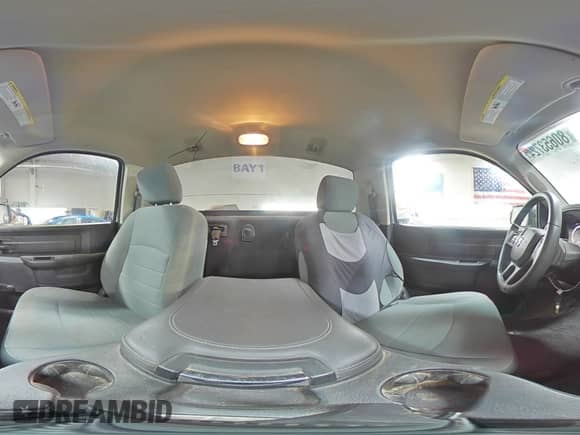 2019 Ram 1500 Express z VIN 3C6JR6AG5KG501321, wystawiony jako Copart lot #80653724 z przebiegiem 97 344 mil mil oraz Szkoda całkowita • Salvage title. Historia ofert i sprzedaży dostępna na DreamBid. Obrazek 14.