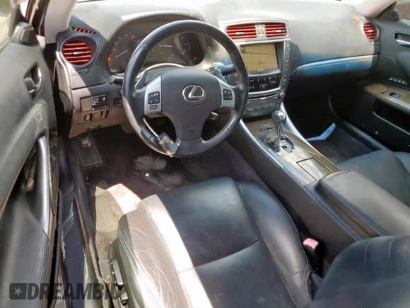 2011 Lexus IS 250 C z VIN JTHFF2C29B2515361, wystawiony jako Copart lot #68547735 z przebiegiem 101 362 mil mil oraz Szkoda całkowita • Salvage title. Historia ofert i sprzedaży dostępna na DreamBid. Obrazek 8.