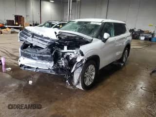 2024 Mitsubishi Outlander ES with VIN JA4J4UA87RZ018289, listed as a Copart auction lot 52497885 with 32,149 mi miles and Clean title. Bid and sale history available at DreamBid. Image 1.