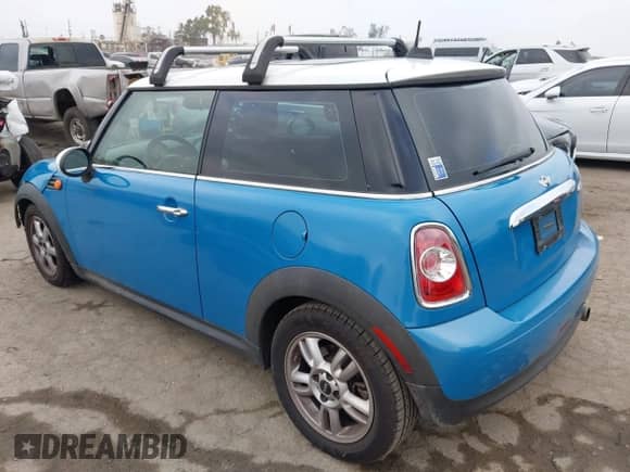 2013 MINI Hardtop с VIN WMWSU3C51DT687500, выставлен на аукционе IAAI как лот 42508583 с пробегом 120 627 миль миль и . История ставок и продаж доступна на DreamBid. Изображение 3.